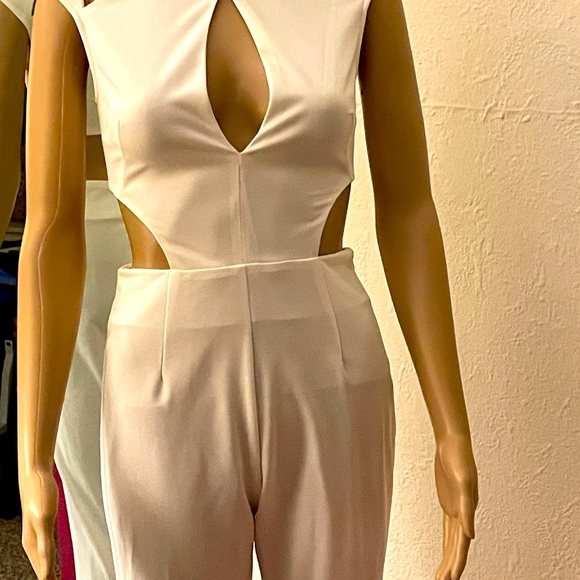 Jumpsuit with cutouts 📐🤍🪞 - Picture 3 of 12